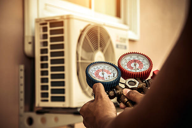 Professional Hvac technician working in Herriman, UT